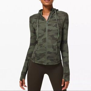 LULULEMON HOODED DEFINE JACKET